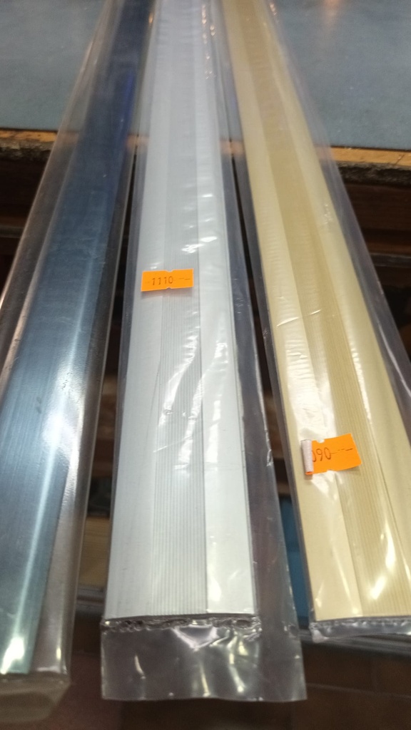 TAPAJUNTA BRINOX 1 METR ALUMINIO 29mm ADHE PLATA