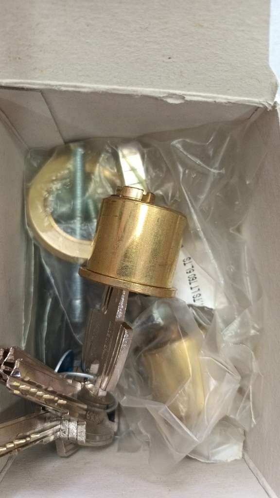 CILINDRO TESA CON TORNILLO SEGURIDAD